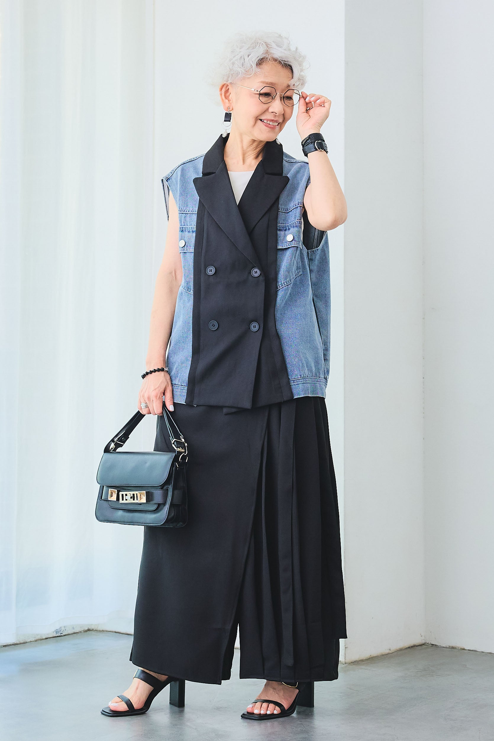 2859 ブラックデニム　リメイク　ベスト　再構築　ジャケット　パッチワーク　黒 2859 ブラックデニム リメイク ベスト 再構築 ジャケット パッチ