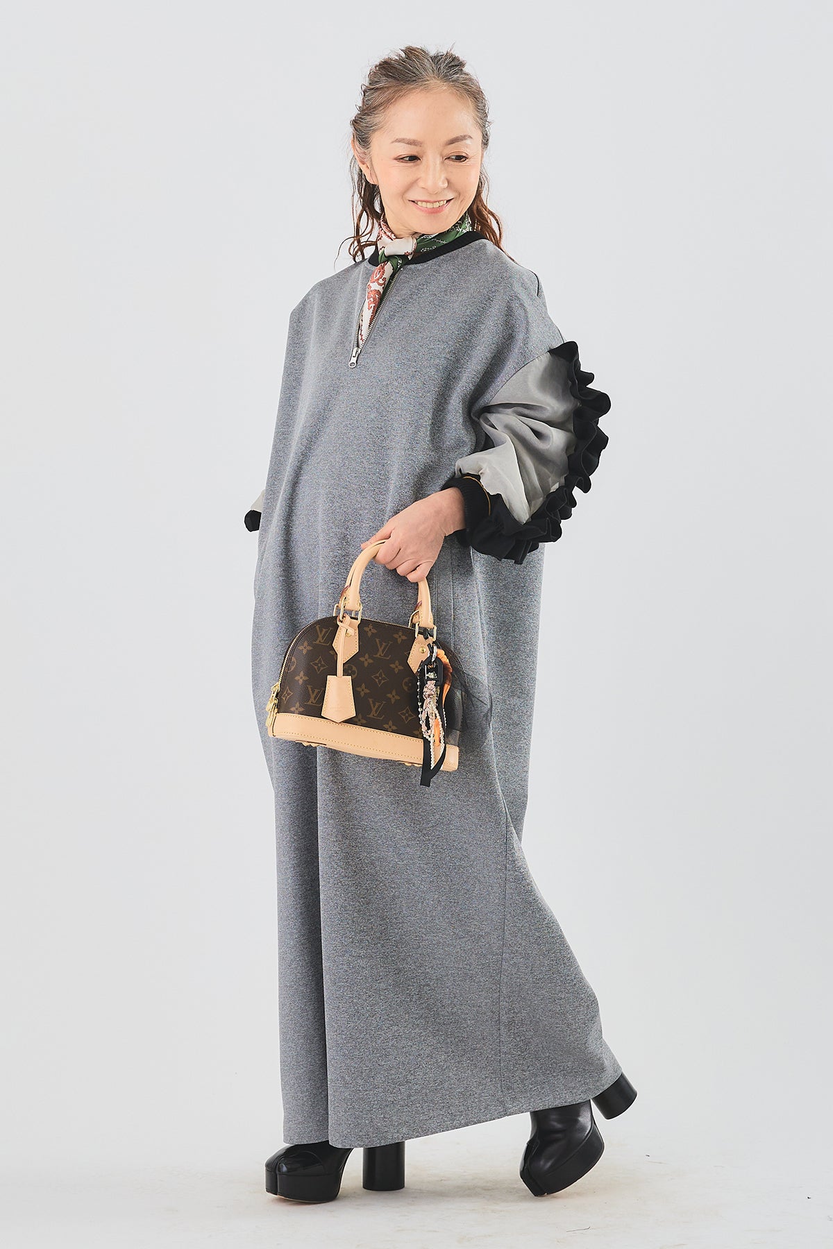 即納】フリルスリーブブルゾンワンピース – AIJAN