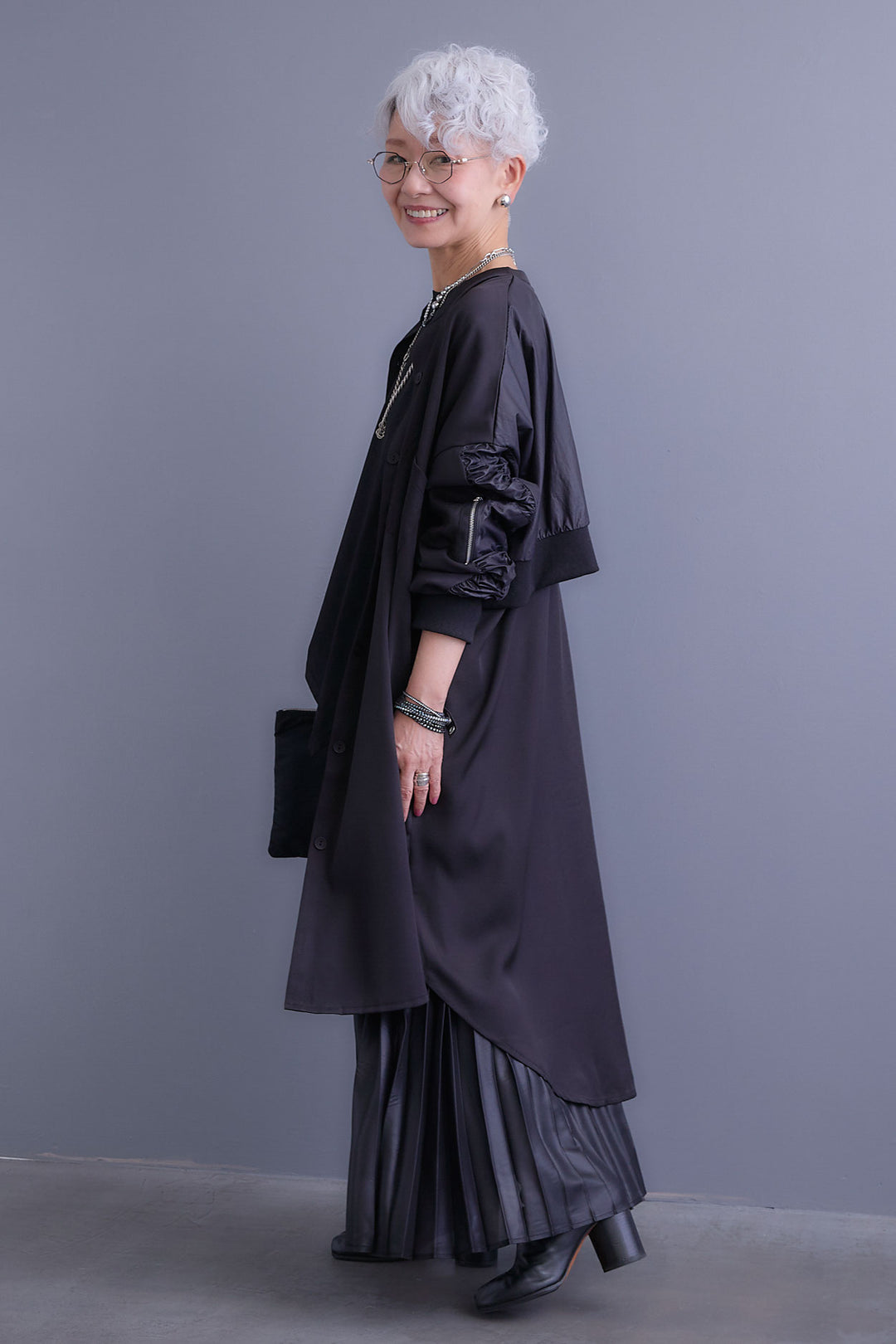 【SET】アシンメトリーロンT+MA-1ドッキングデザインロングシャツ+レザーライクプリーツスカート(3set)