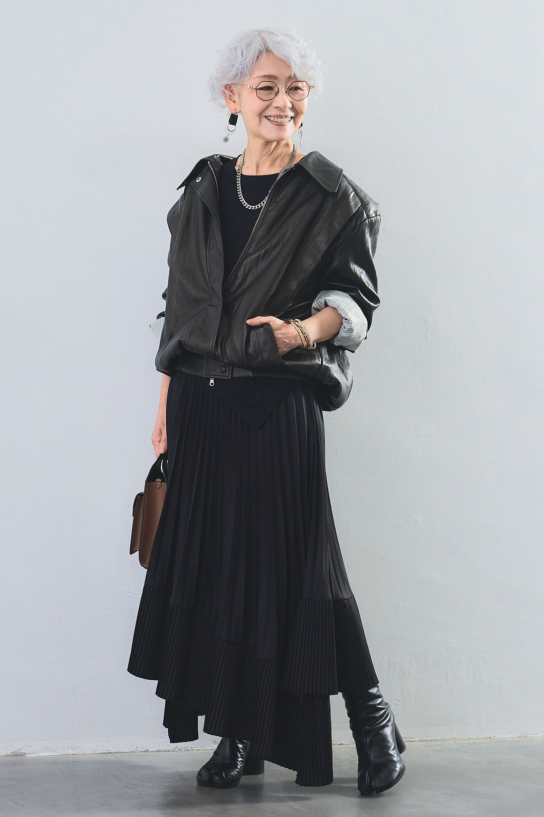 【SET】アシンメトリーロンT+ヴィンテージグロッシーエコレザージャケット+アシンメトリープリーツスカート(3set)