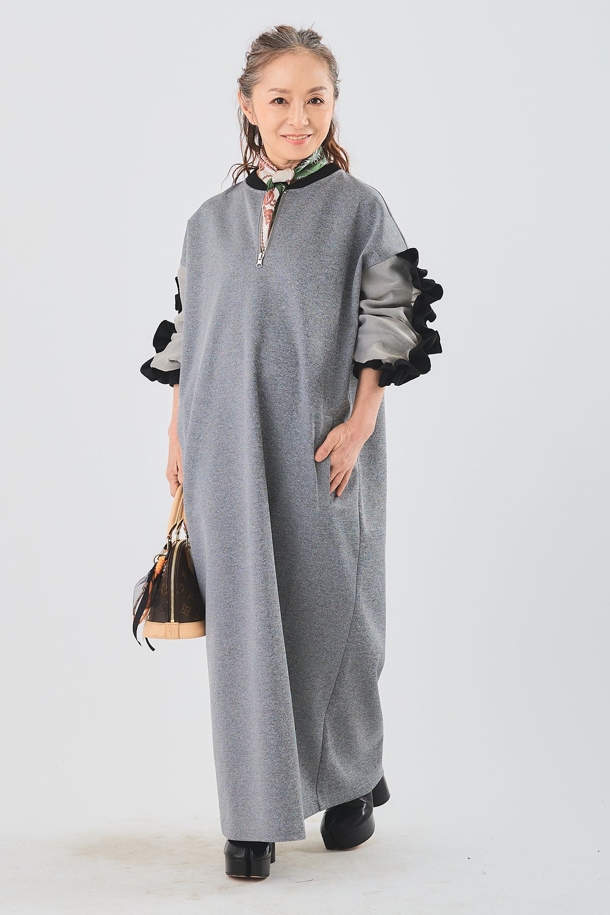 即納】フリルスリーブブルゾンワンピース – AIJAN