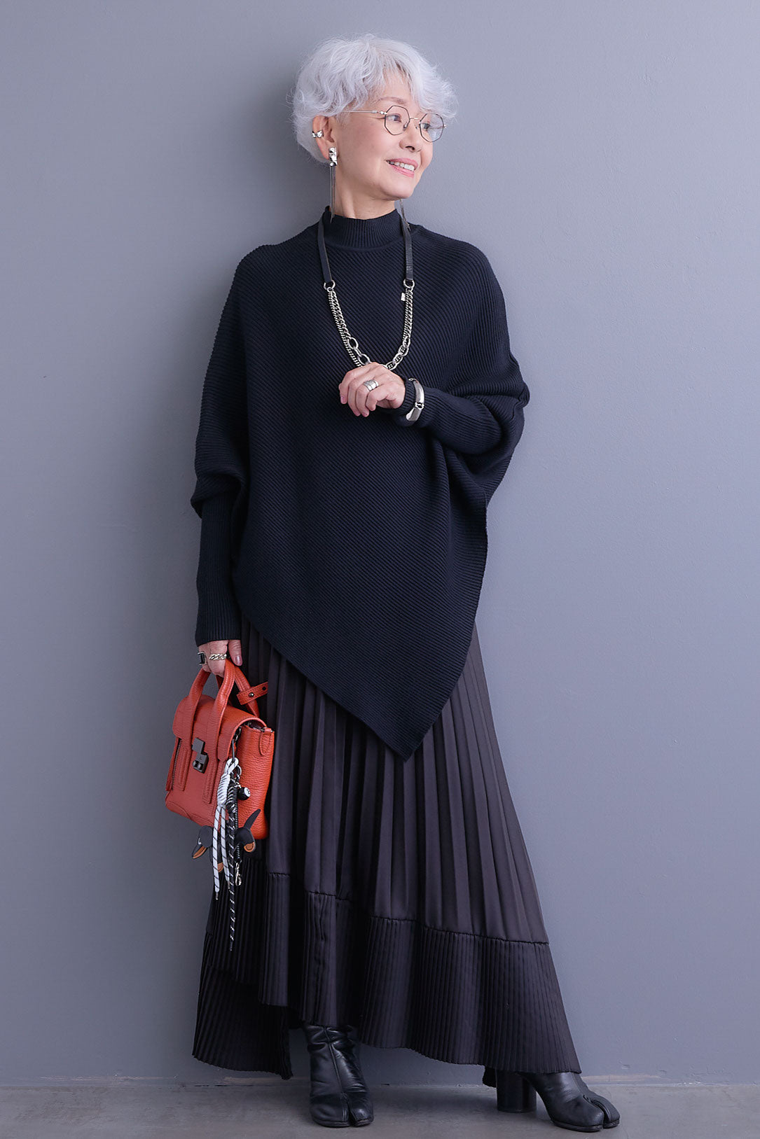 希少✨ワイズ　タートルネックアシンメトリーニット　オーバーサイズ　リブ編み　変形 予約】アシンメトリーオーバーニット – AIJAN