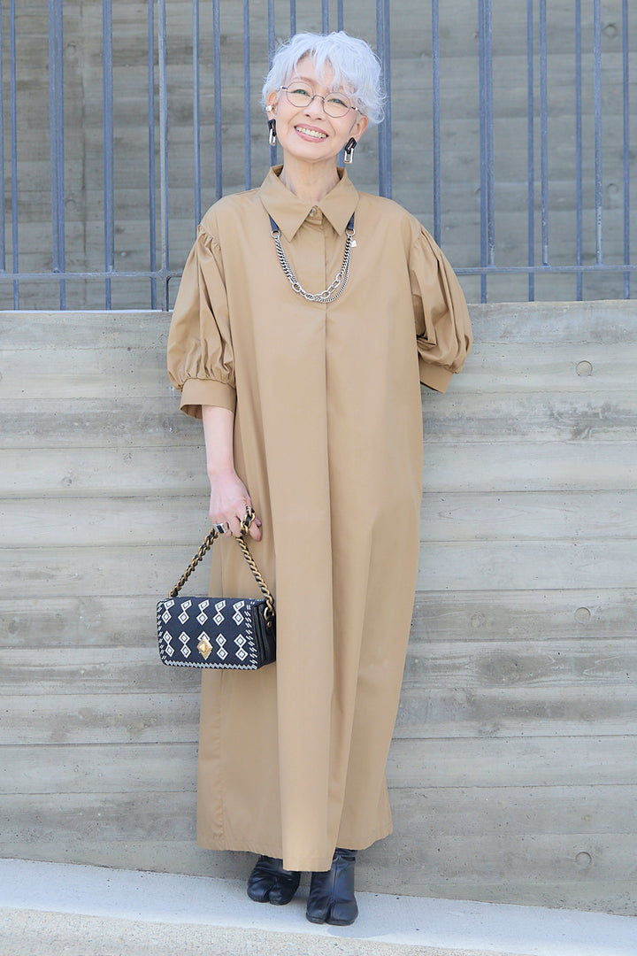 【予約】バックロゴエンブロイダリーボリュームスリーブシャツワンピース