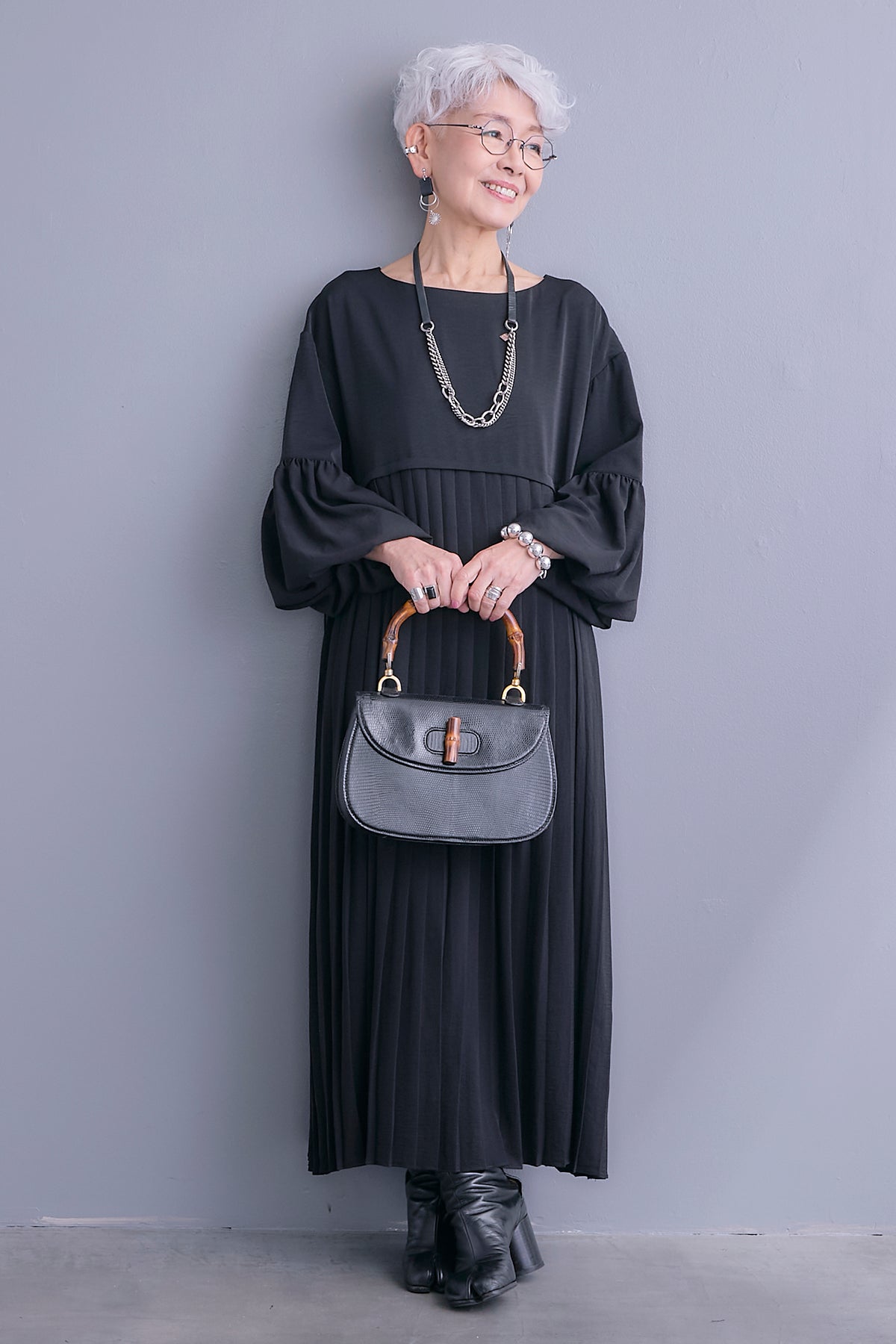 予約】バルーンスリーブプリーツデザインワンピース – AIJAN