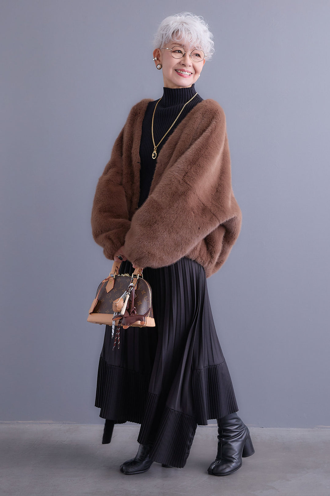 【予約】ノーカラーラウンドシルエットファーコート