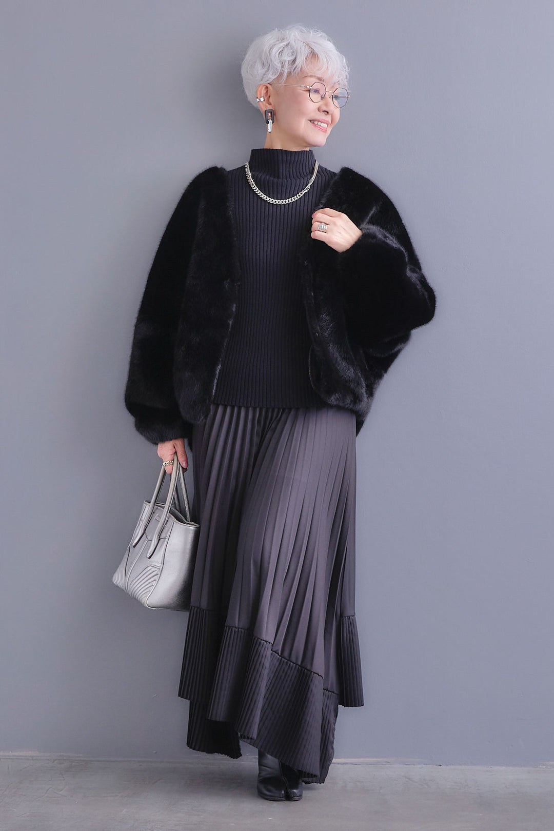 【予約】ノーカラーラウンドシルエットファーコート