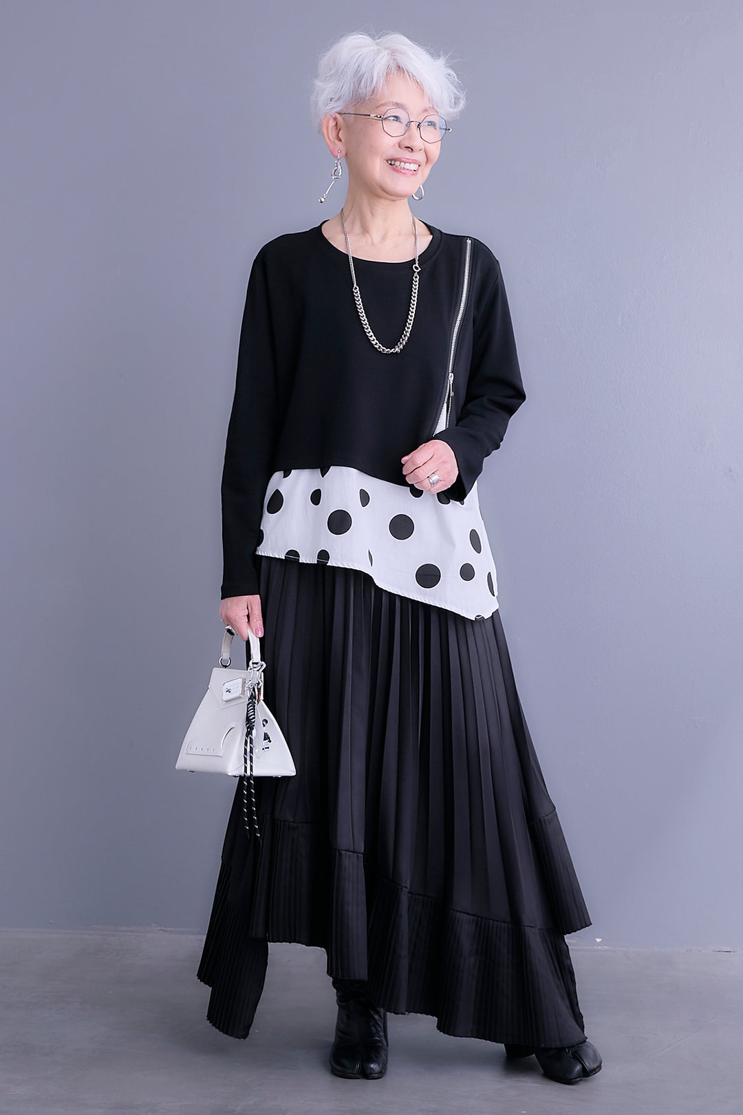 【予約】ドット×アシンメトリーZIPデザイントップス