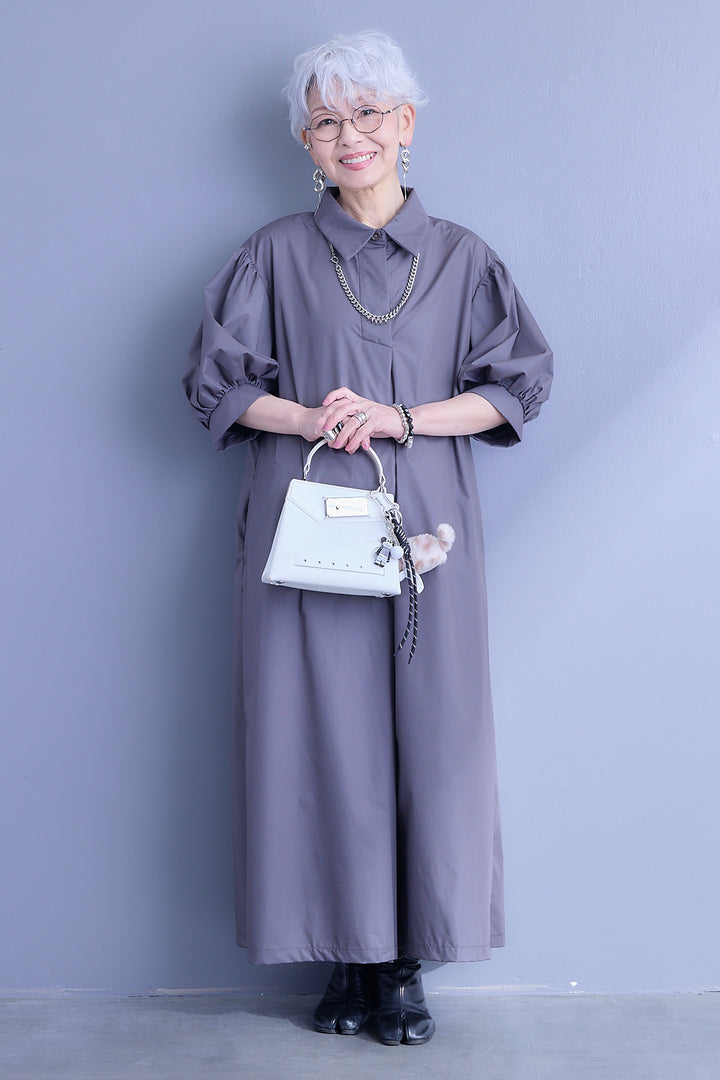 【予約】バックロゴエンブロイダリーボリュームスリーブシャツワンピース