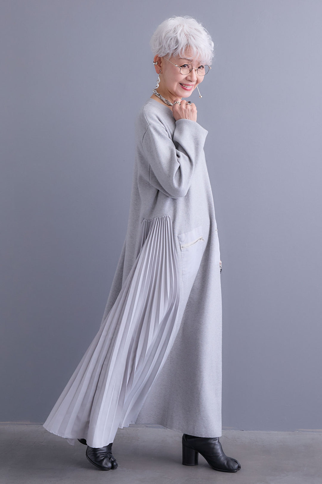 【予約】ZIPポケットサイドプリーツニットワンピース