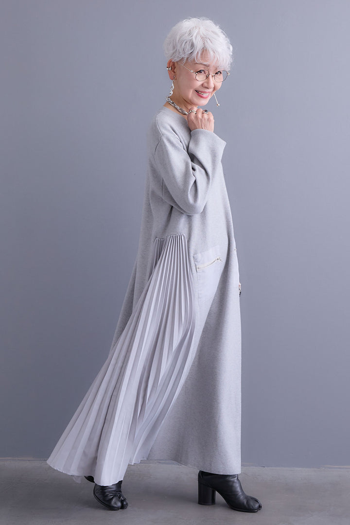 【予約】ZIPポケットサイドプリーツニットワンピース