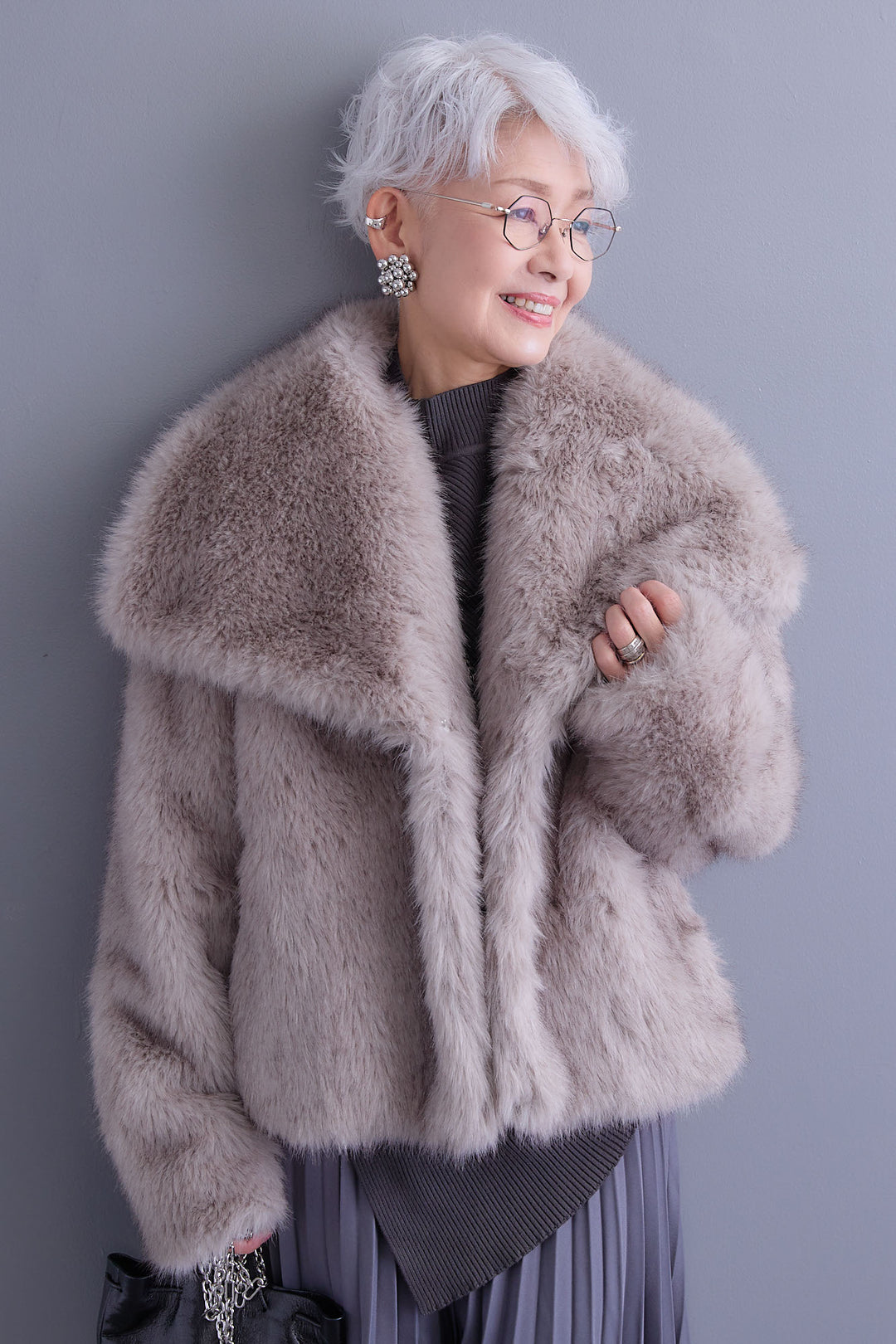 【SET】アシンメトリーオーバーニット+オーバーカラーファーコート+アシンメトリープリーツスカート(3set)