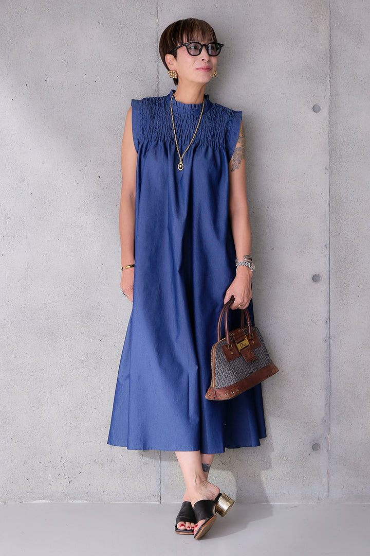 【予約】ソフトデニムシャーリングスタンドネックワンピース