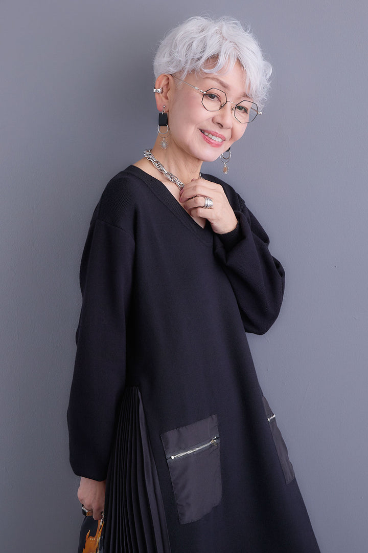 【予約】ZIPポケットサイドプリーツニットワンピース