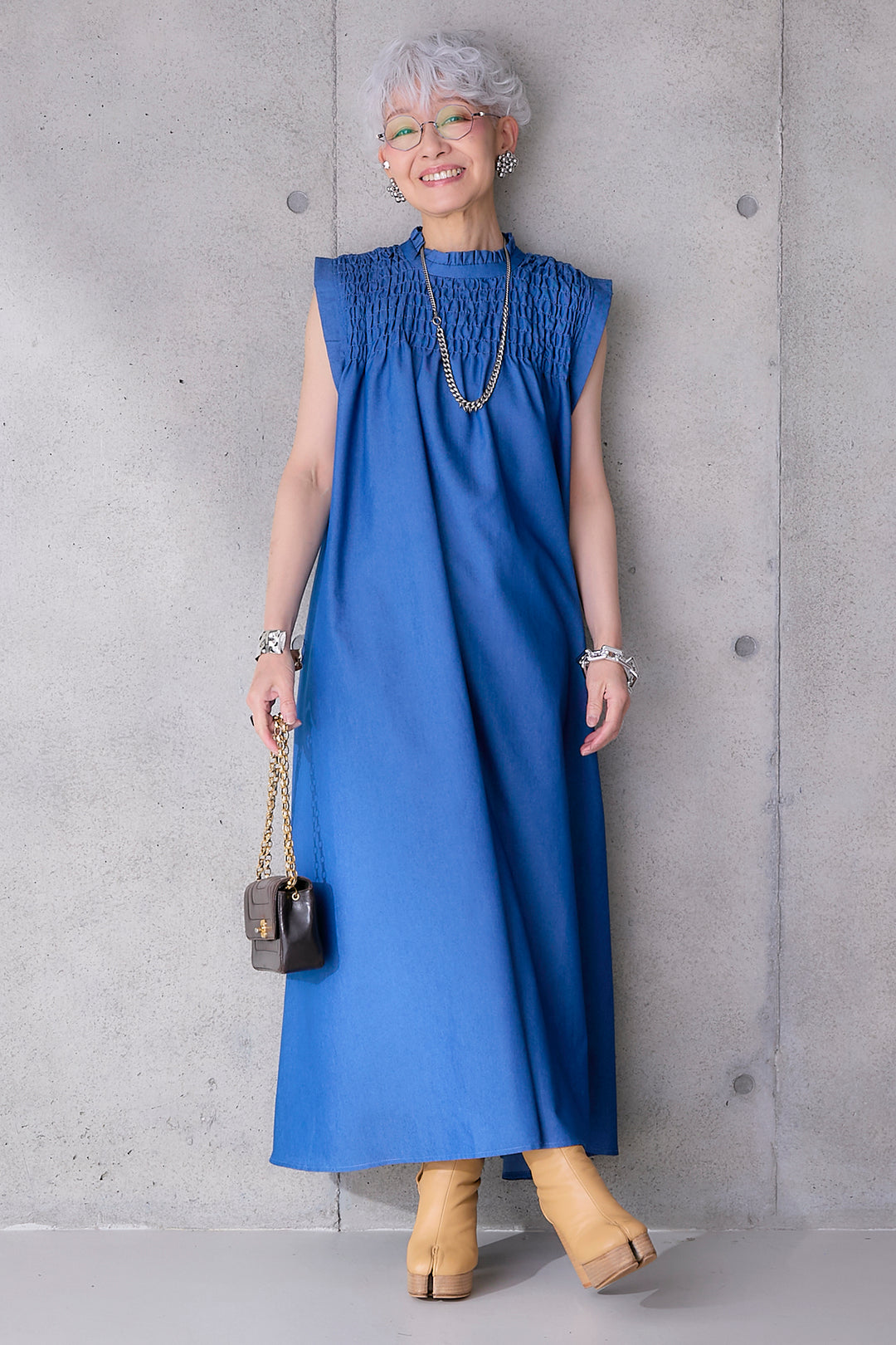 【予約】ソフトデニムシャーリングスタンドネックワンピース