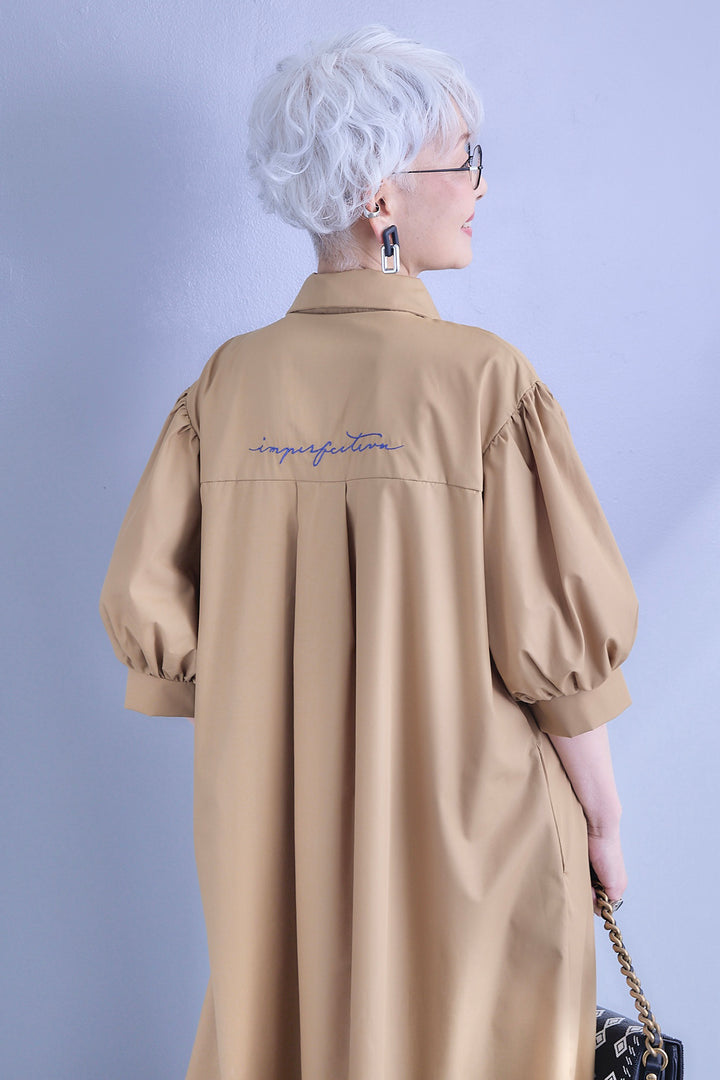 【予約】バックロゴエンブロイダリーボリュームスリーブシャツワンピース