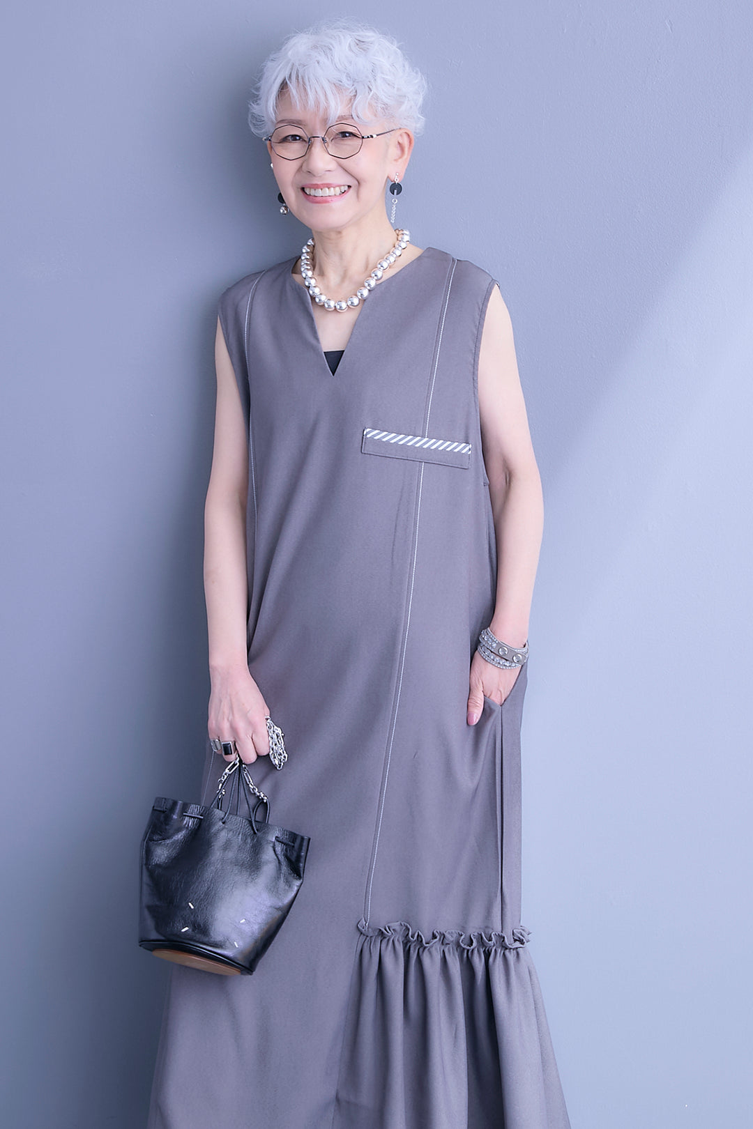 【予約】パイピングデザインスキッパーノースリーブワンピース