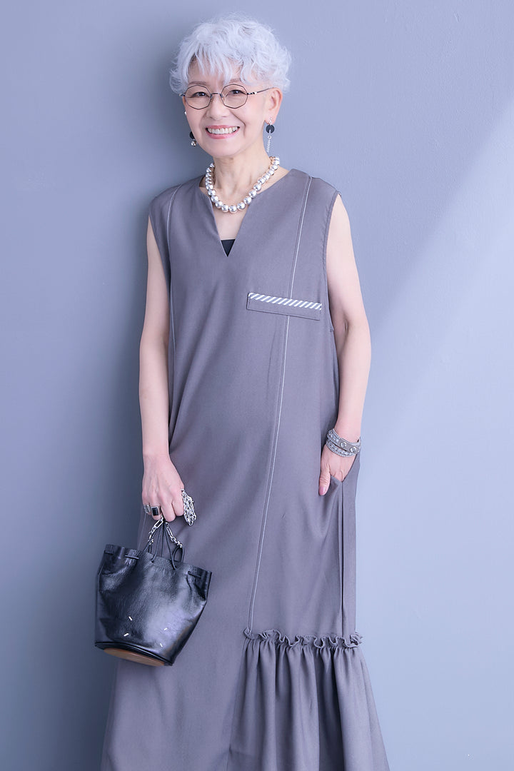 【予約】パイピングデザインスキッパーノースリーブワンピース