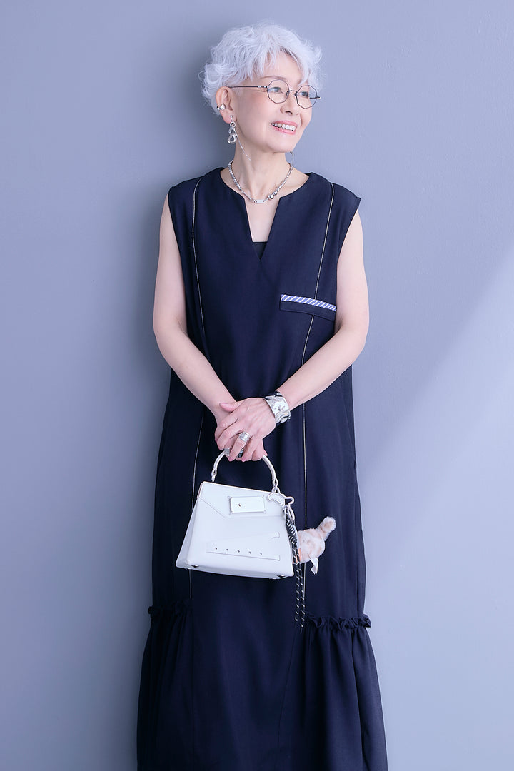 【予約】パイピングデザインスキッパーノースリーブワンピース