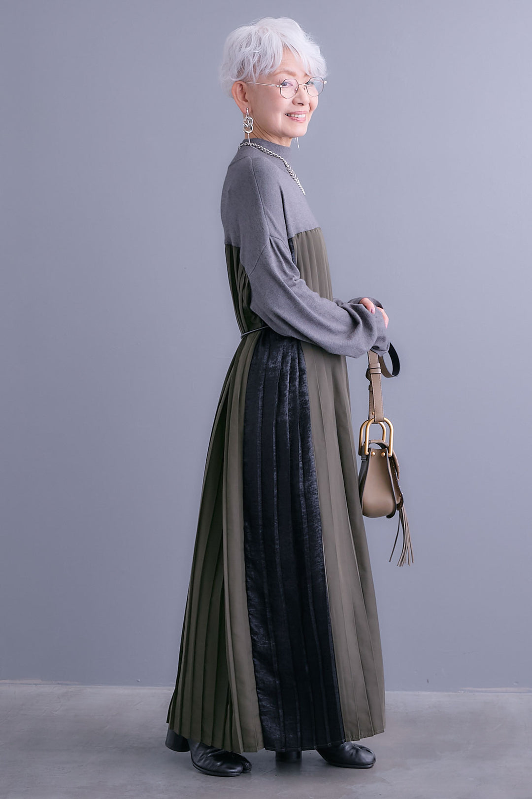 【予約】メタリックプリーツドッキングニットワンピース