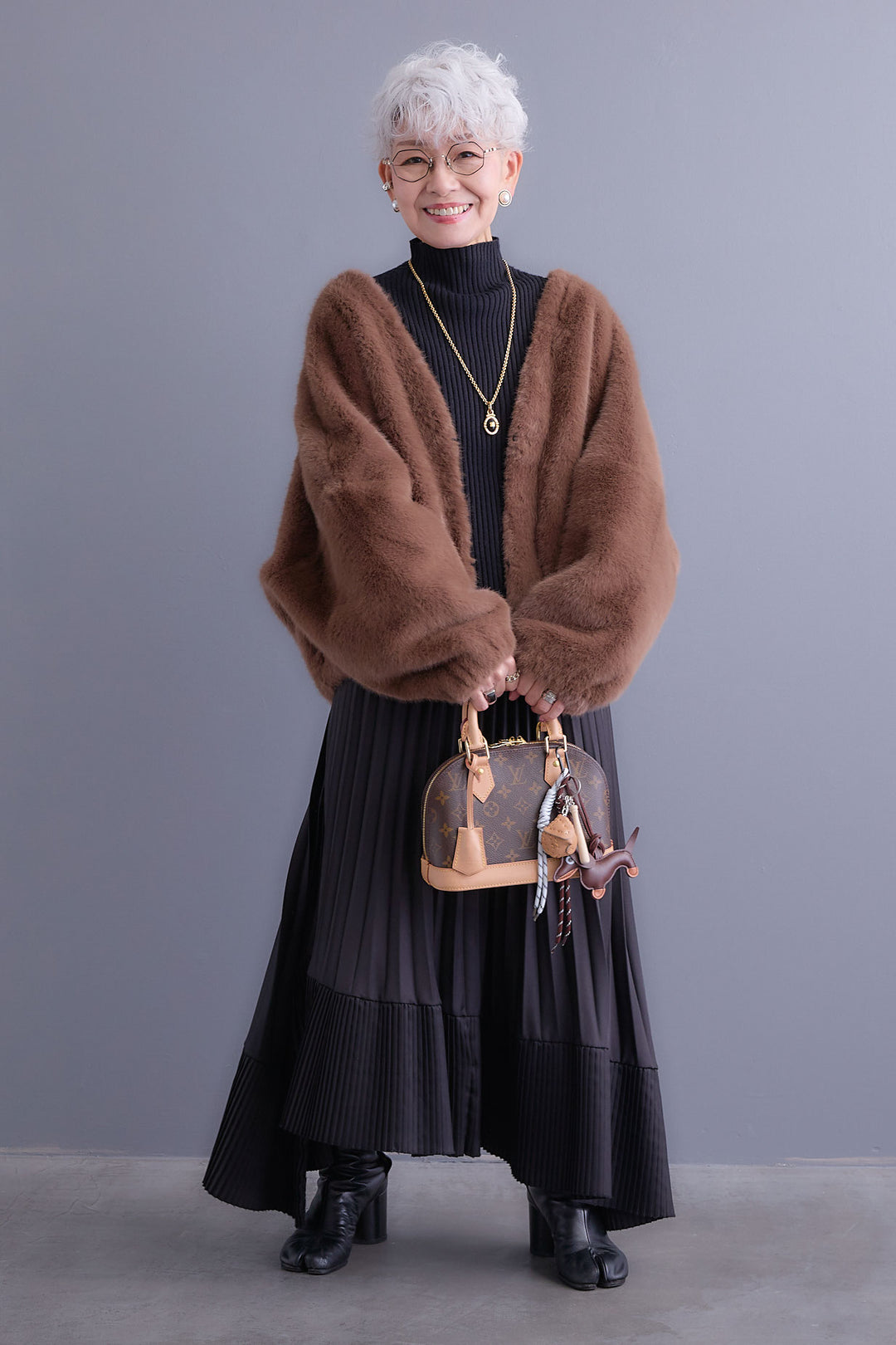 【SET】ボリュームスリーブハイネックリラクシーニット+ノーカラーラウンドシルエットファーコート+アシンメトリープリーツスカート(3set)