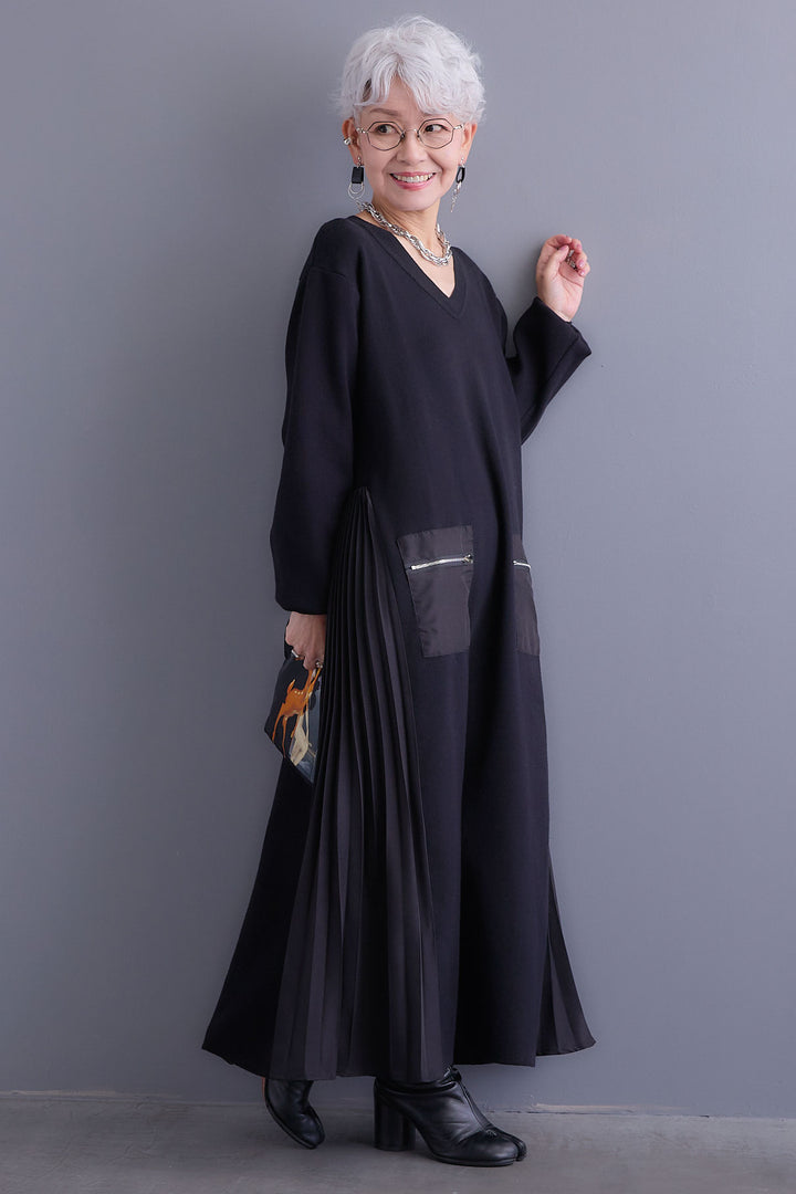 【予約】ZIPポケットサイドプリーツニットワンピース