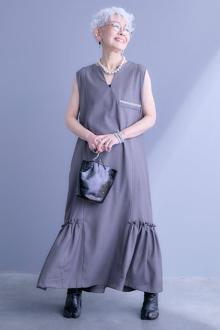 【予約】パイピングデザインスキッパーノースリーブワンピース