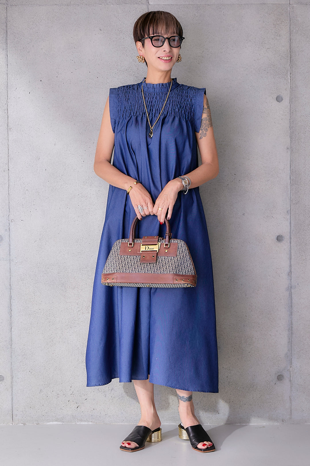 【予約】ソフトデニムシャーリングスタンドネックワンピース