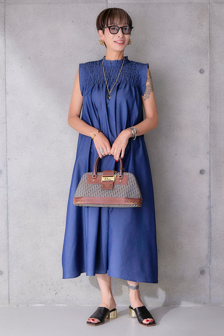 【予約】ソフトデニムシャーリングスタンドネックワンピース