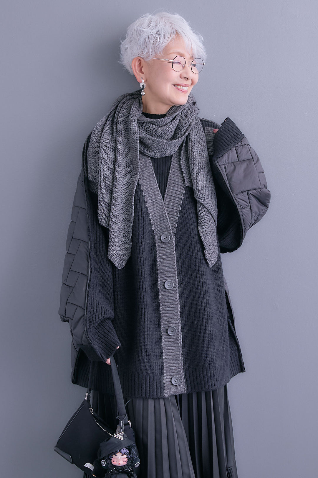 【SET】バックキルティングローゲージニットカーディガン【ストール付き】+アシンメトリープリーツスカート(2set)