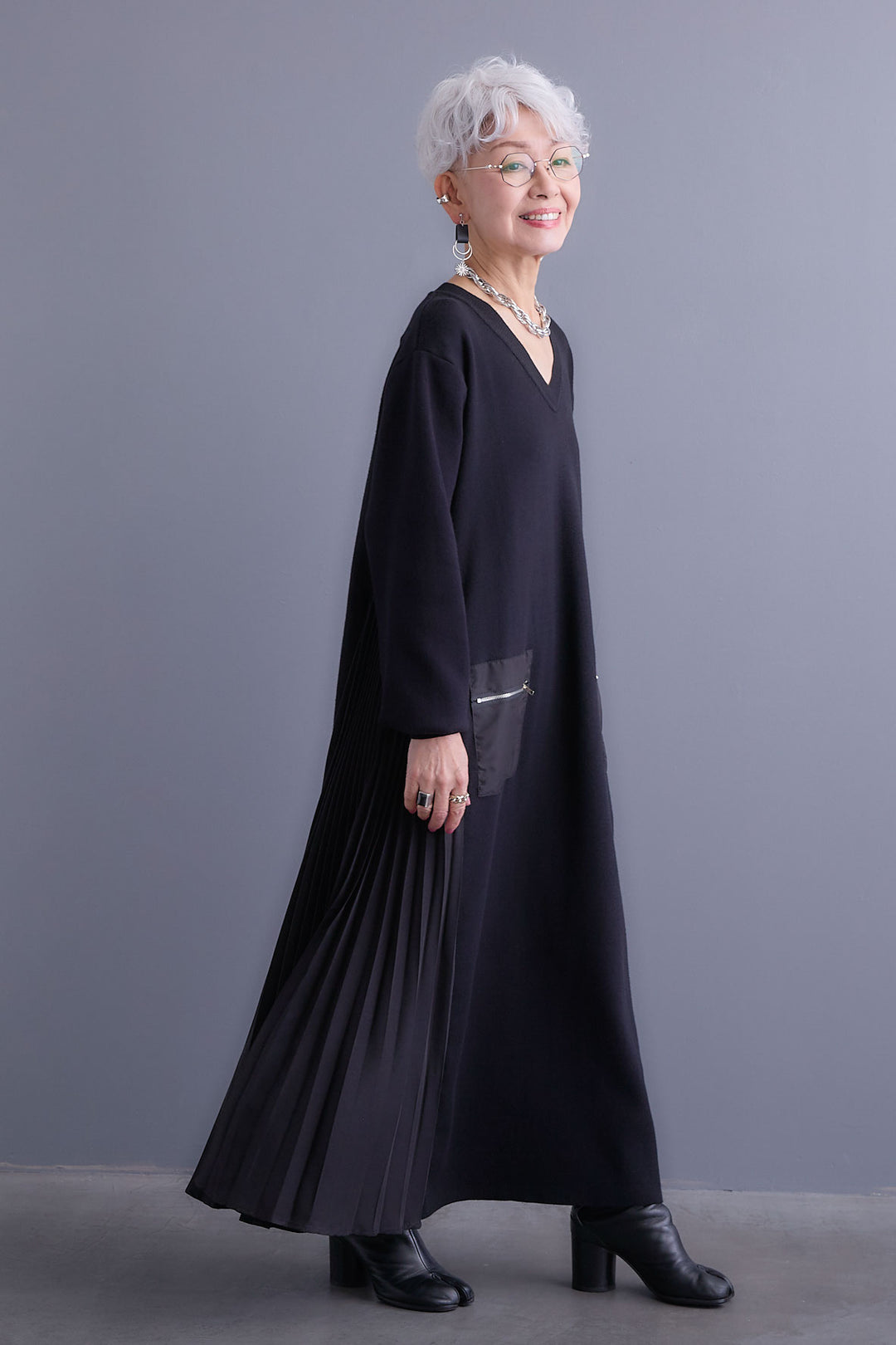 【予約】ZIPポケットサイドプリーツニットワンピース