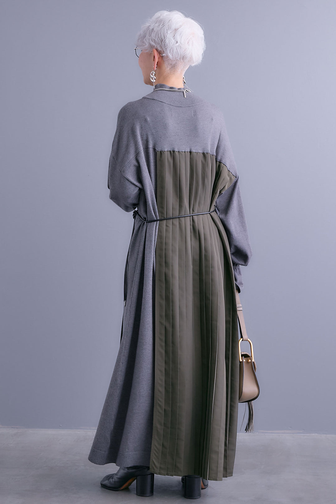 【予約】メタリックプリーツドッキングニットワンピース