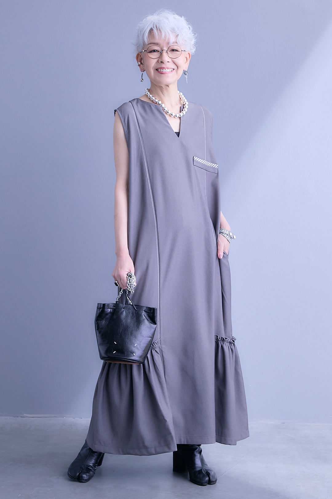 【予約】パイピングデザインスキッパーノースリーブワンピース