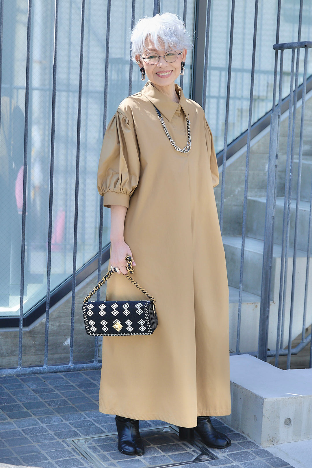 【予約】バックロゴエンブロイダリーボリュームスリーブシャツワンピース