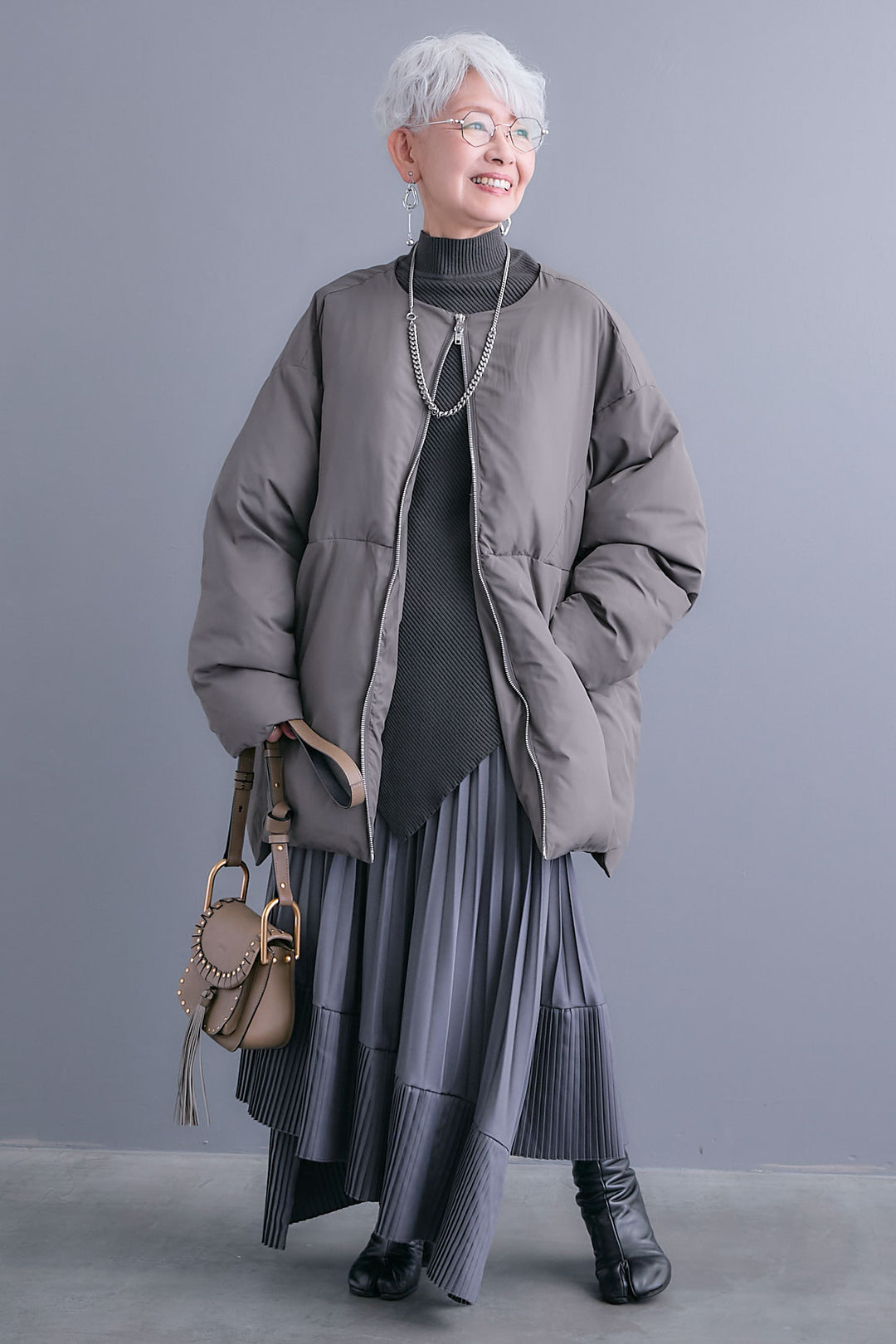 【SET】アシンメトリーオーバーニット+ファイバーダウンシェルジャケット+アシンメトリープリーツスカート(3set)