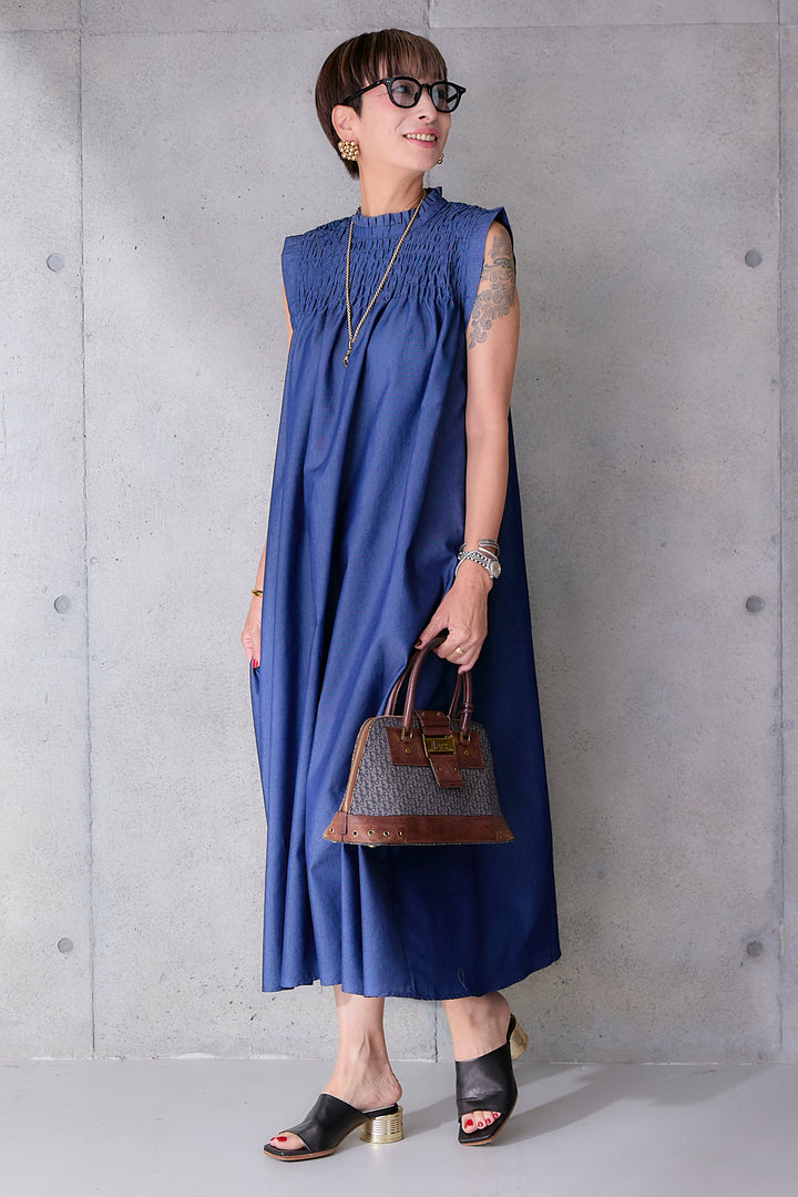 【予約】ソフトデニムシャーリングスタンドネックワンピース