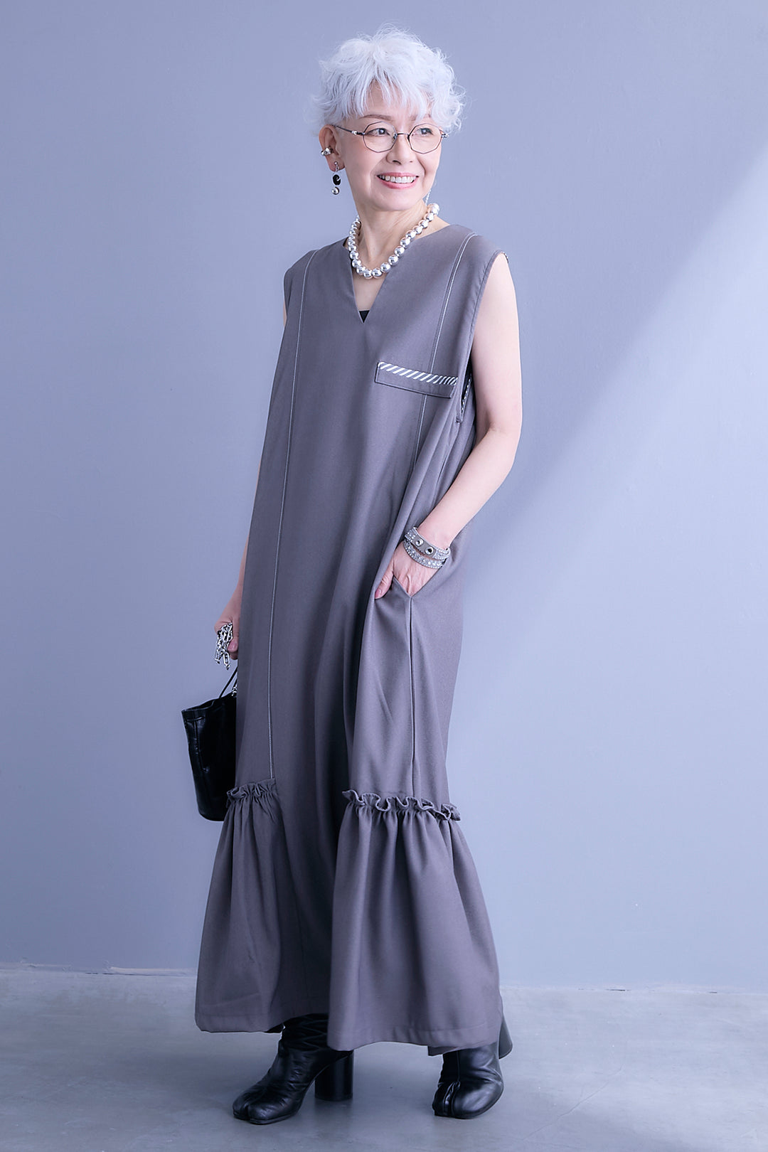 【予約】パイピングデザインスキッパーノースリーブワンピース