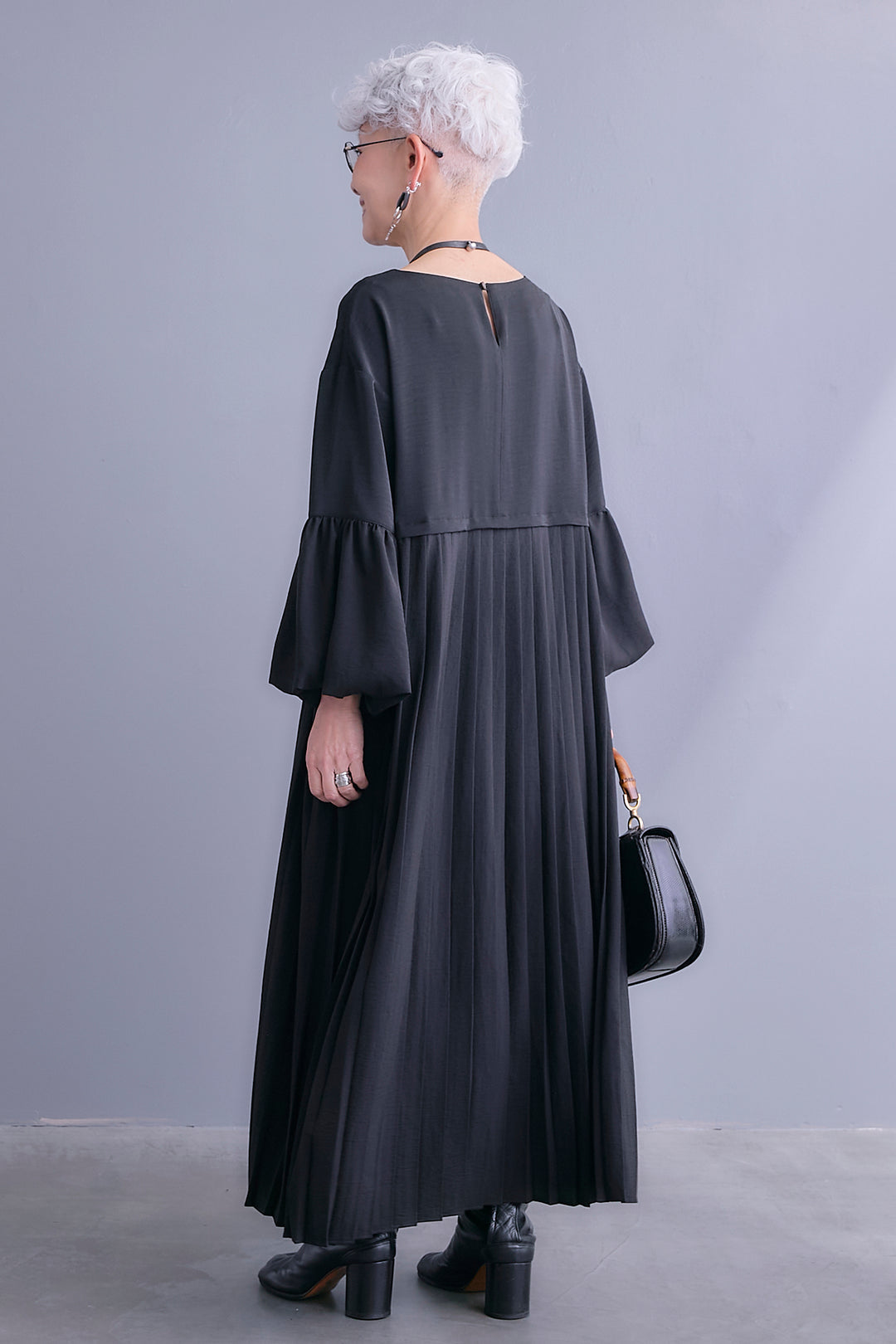 【予約】バルーンスリーブプリーツデザインワンピース