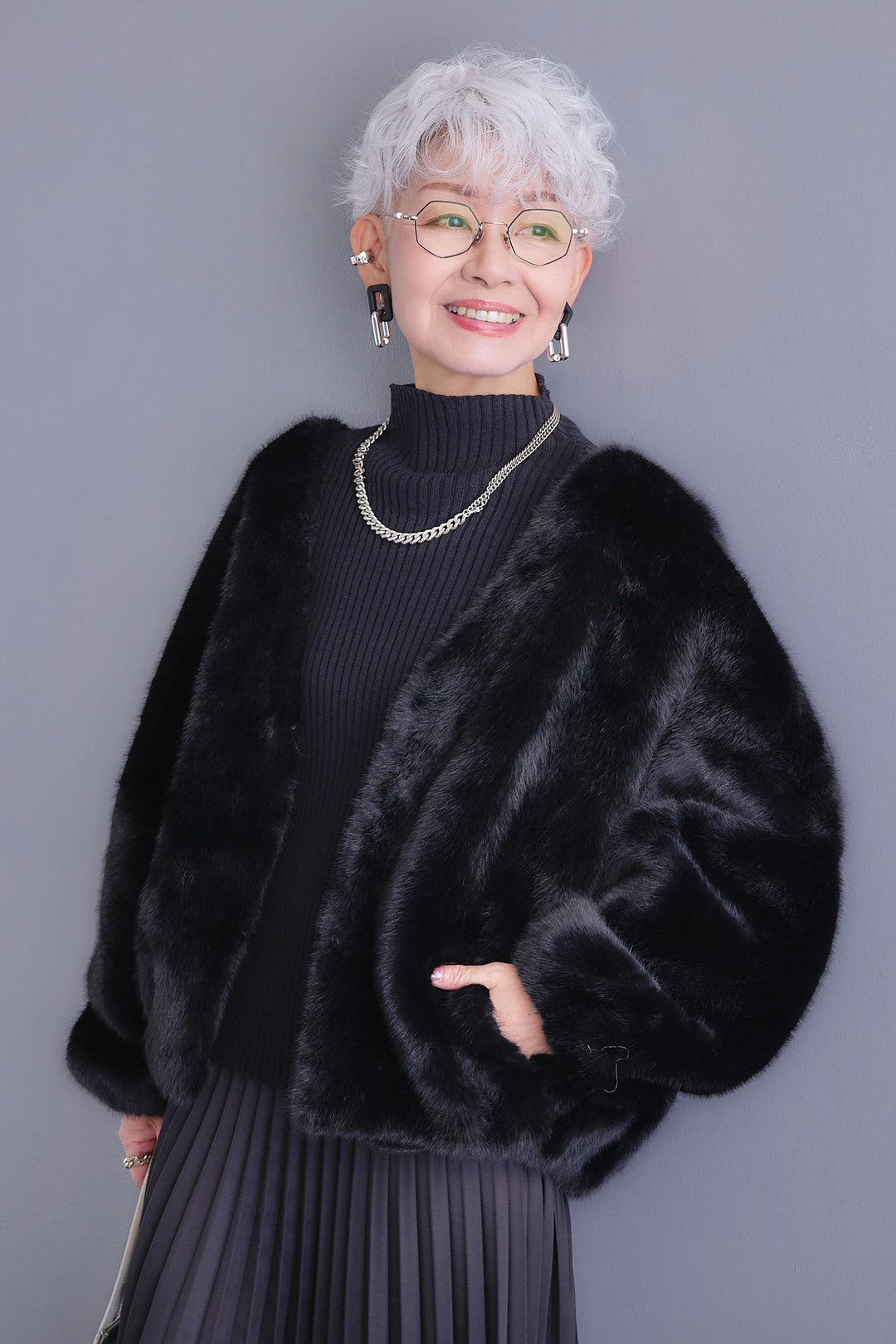 【予約】ノーカラーラウンドシルエットファーコート