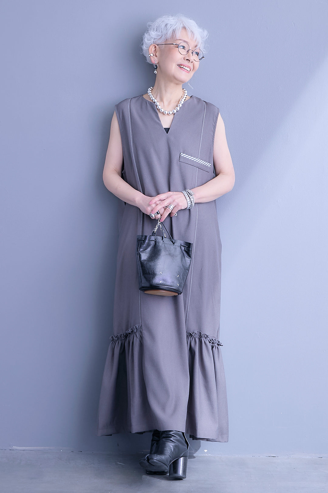 【予約】パイピングデザインスキッパーノースリーブワンピース