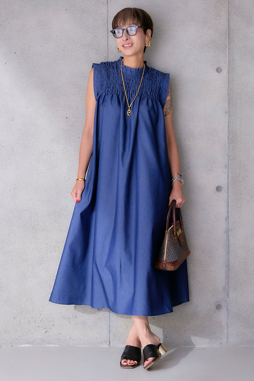 【予約】ソフトデニムシャーリングスタンドネックワンピース