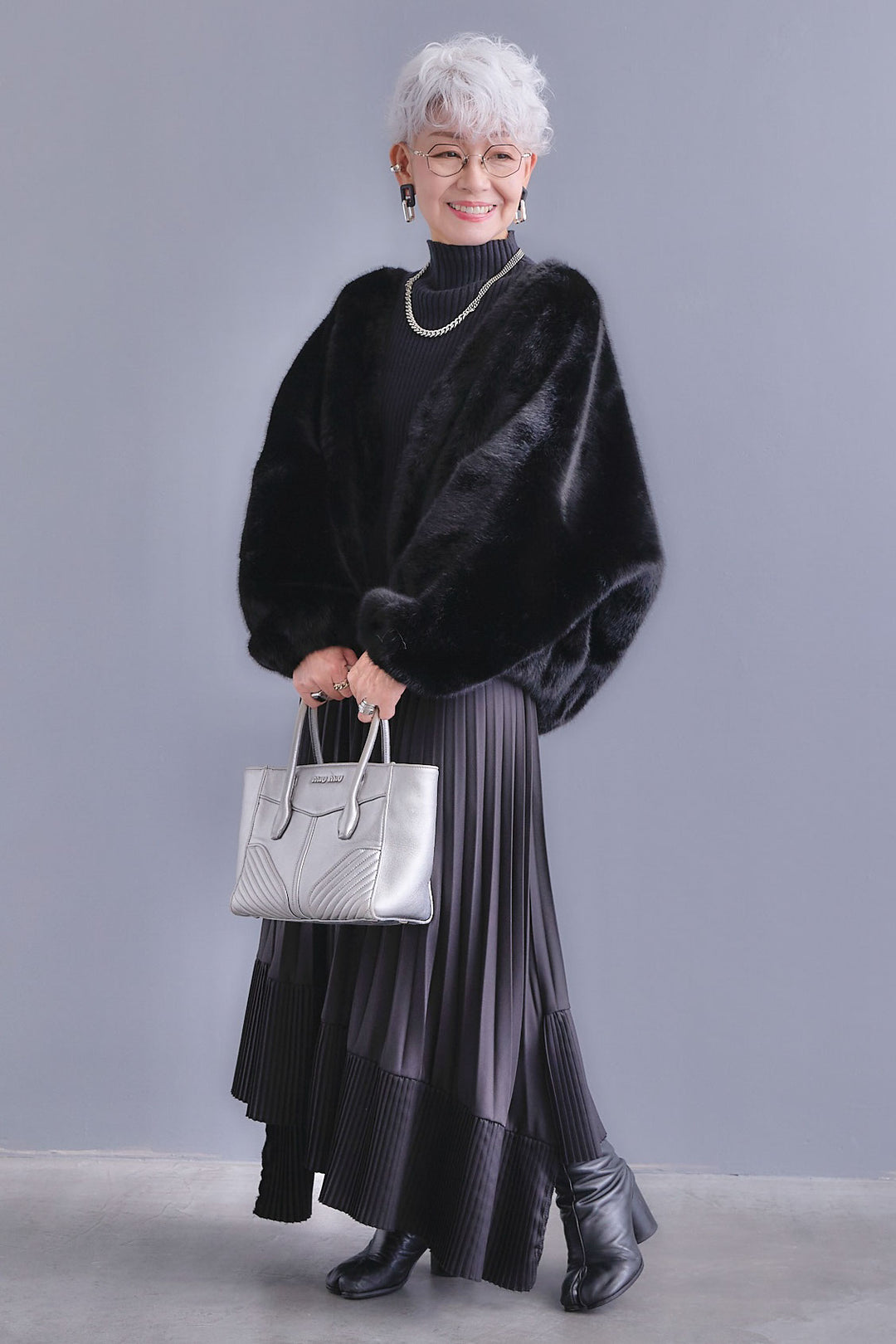 【予約】ノーカラーラウンドシルエットファーコート