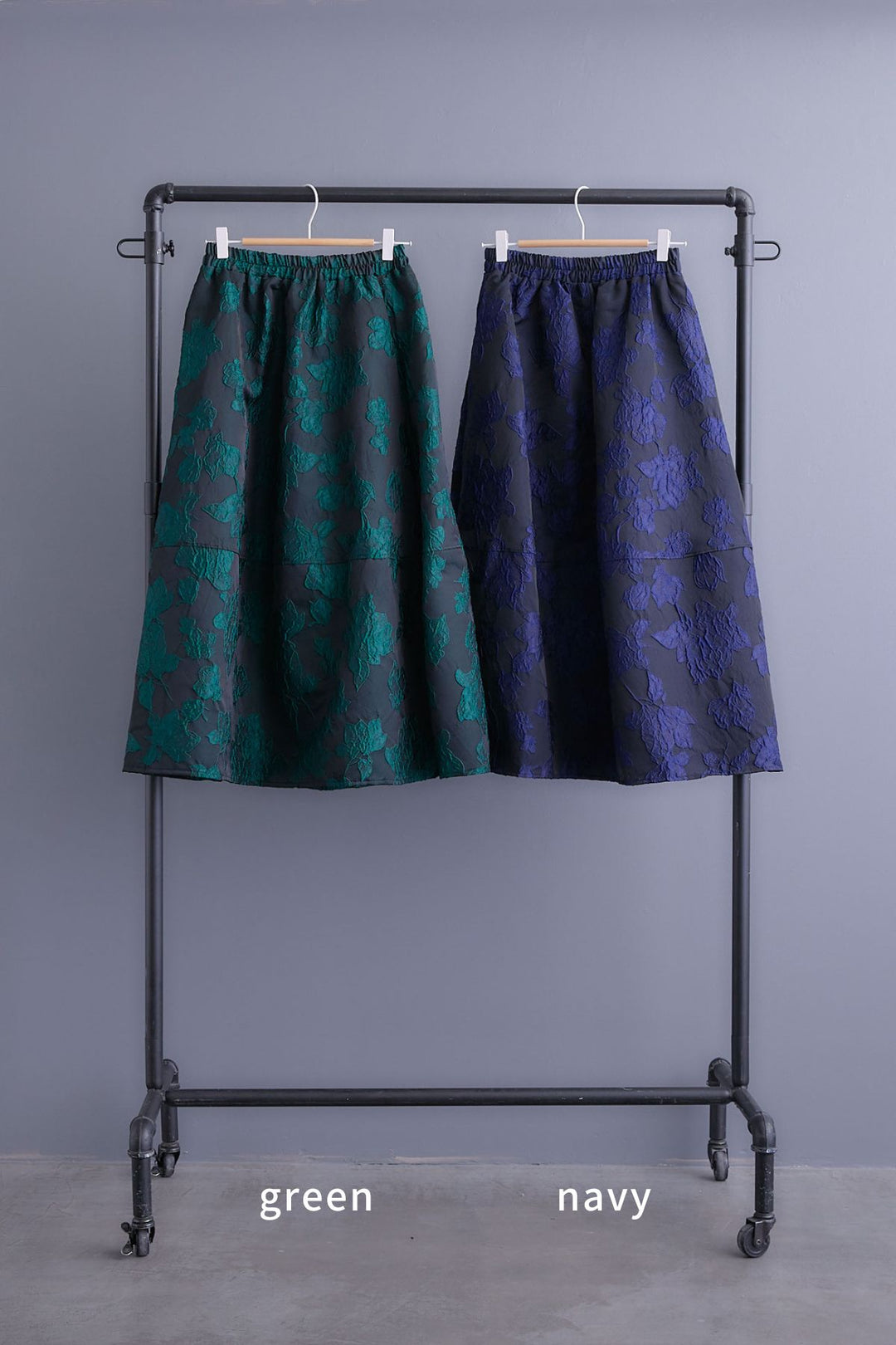 【SET】ボリュームスリーブモックネックプルオーバー+ジャガードフラワースカート(2set)