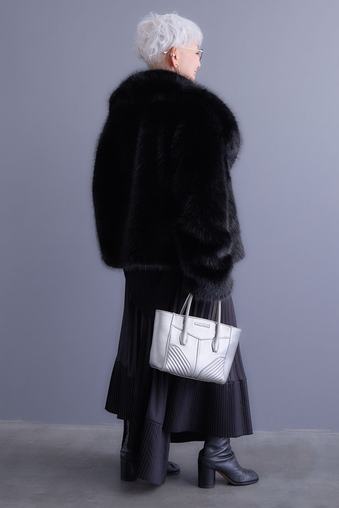 【SET】アシンメトリーオーバーニット+オーバーカラーファーコート+アシンメトリープリーツスカート(3set)