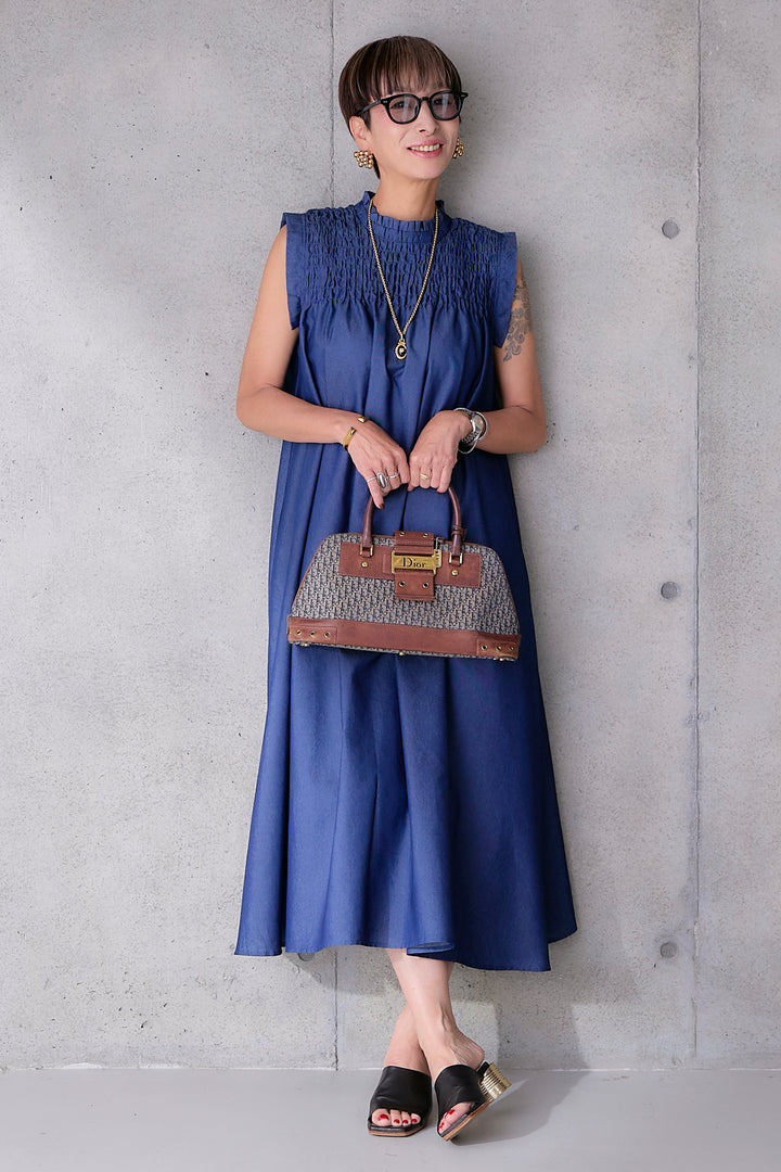 【予約】ソフトデニムシャーリングスタンドネックワンピース