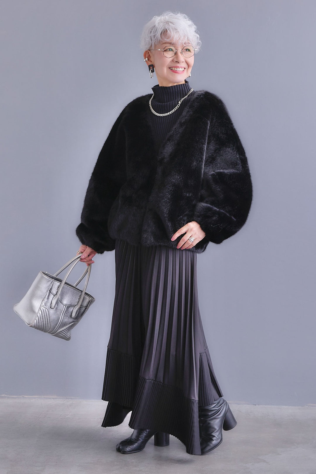 【SET】ボリュームスリーブハイネックリラクシーニット+ノーカラーラウンドシルエットファーコート+アシンメトリープリーツスカート(3set)