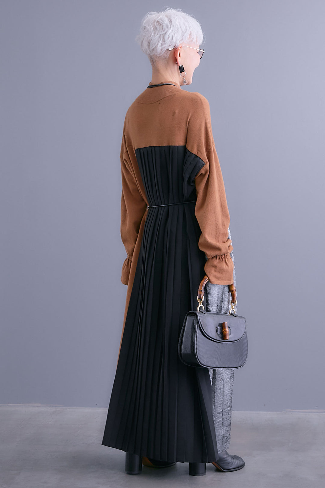 【予約】メタリックプリーツドッキングニットワンピース