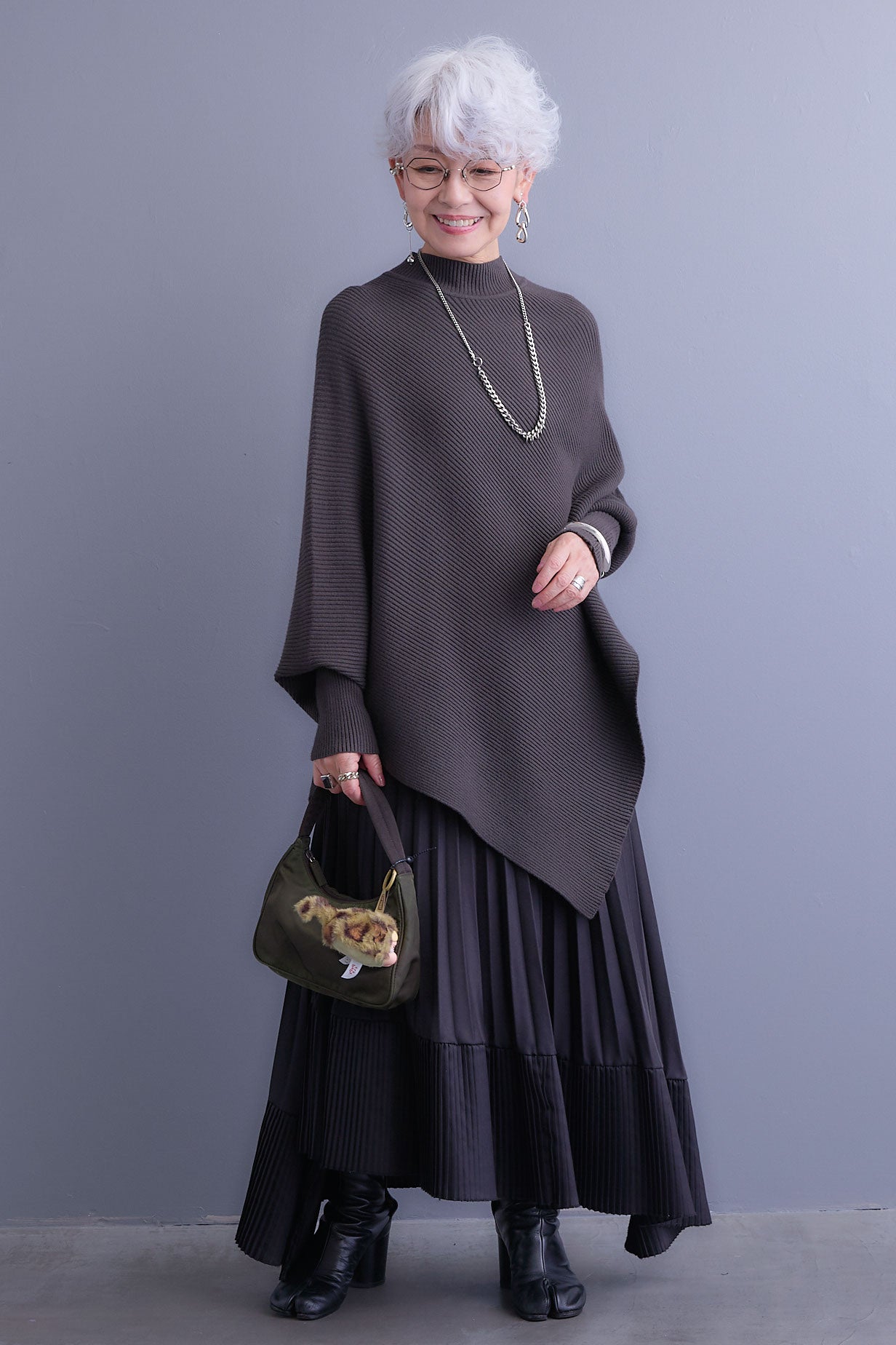 予約】アシンメトリーオーバーニット – AIJAN