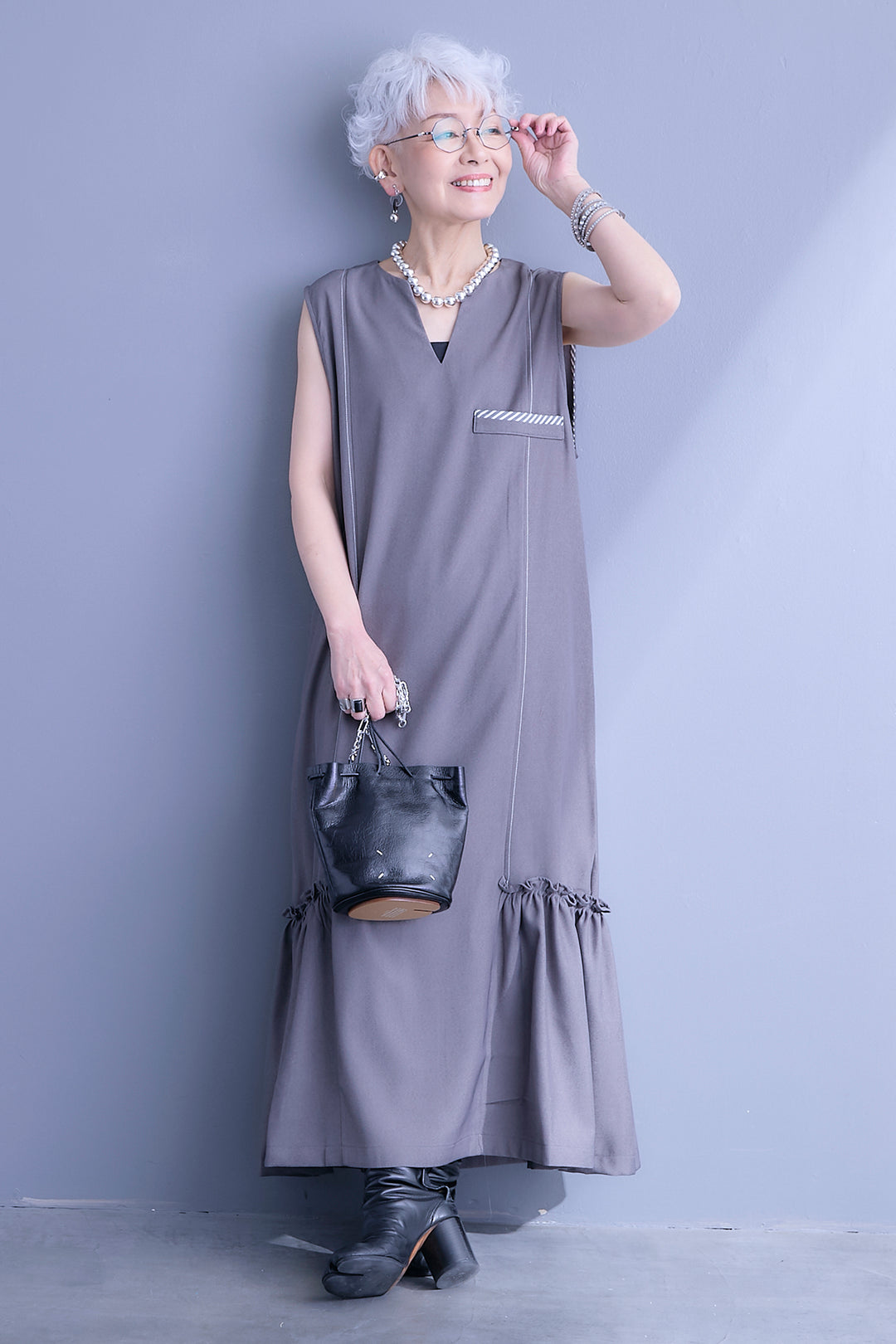 【予約】パイピングデザインスキッパーノースリーブワンピース