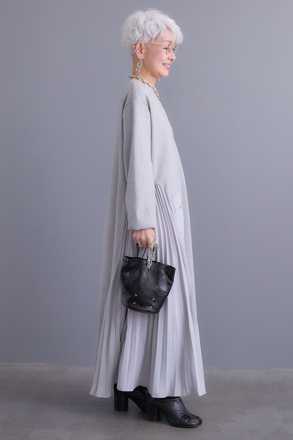 予約】ZIPポケットサイドプリーツニットワンピース – AIJAN