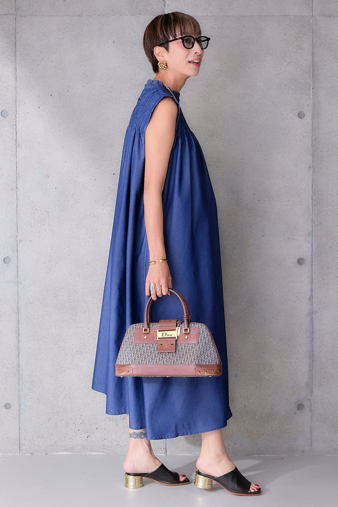 【予約】ソフトデニムシャーリングスタンドネックワンピース